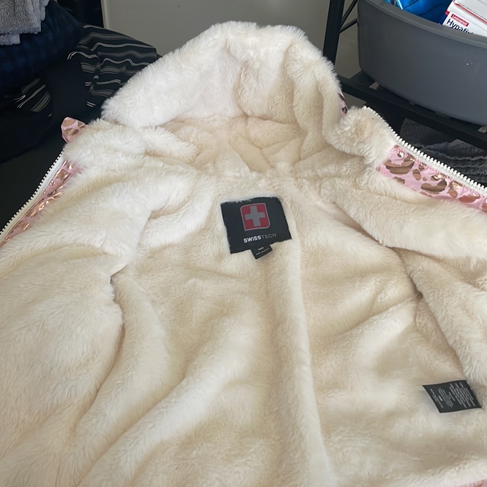 Almost new used maybe once baby girls jacket - Picture 4 of 7